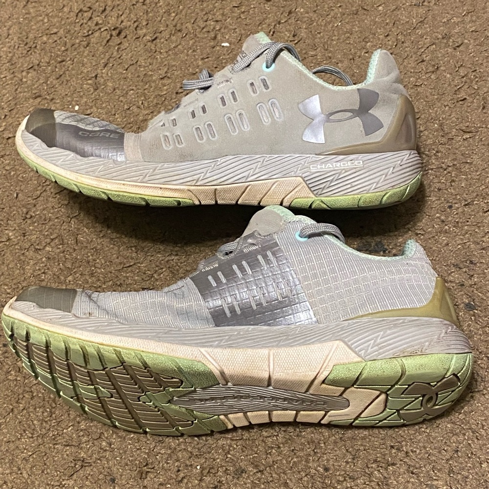 Under Armour Womens Charged Core 1274415-941 Gray Green Sneakers Size 8 Running